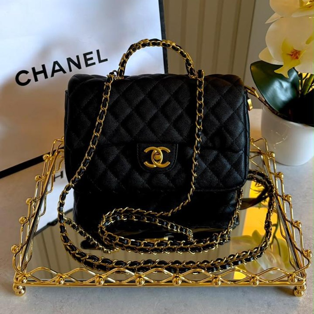 Flap con Cadena — Negro