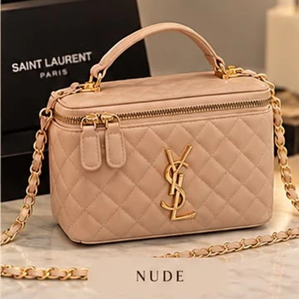 Vanity Nude